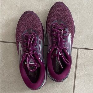 Brooks Women's Purple and Gray Athletic Shoes